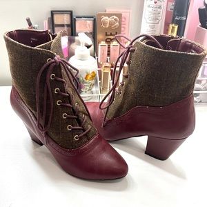 FINAL PRICE DROP! Brown Vintage Inspired Booties